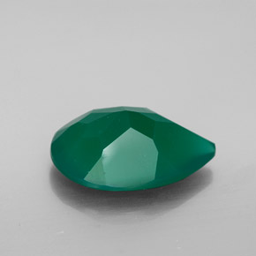 6.15カラットの天然グリーンアゲート（15.8×12 mm・透明）