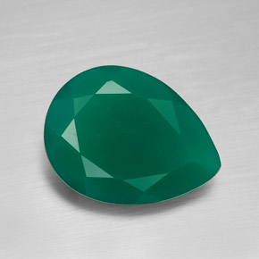 6.15カラットの天然グリーンアゲート（15.7×11.8 mm・透明）