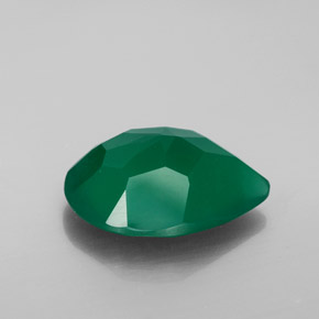 6.53カラットの天然グリーンアゲート（15.9×12 mm・透明）