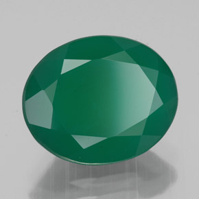 3.75カラットの天然グリーンアゲート（11.9×9.8 mm・透明）