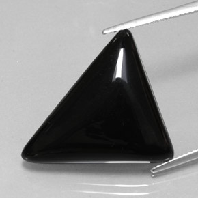 16.78カラットの天然黒アゲート（26.9×19.8 mm・トリリアント）