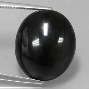 18.59カラットの天然黒アゲート（18.9×16 mm・オーバルカット）