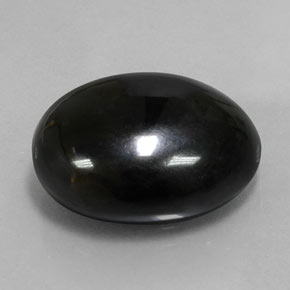 18.59カラットの天然黒アゲート（18.9×16 mm・オーバルカット）