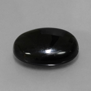 10.17カラットの天然黒アゲート（17.4×13.5 mm・オーバルカット）