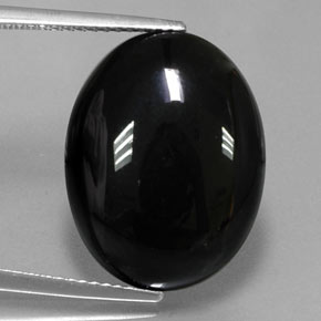 14.26カラットの天然黒アゲート（19.1×14.9 mm・オーバルカット）
