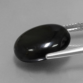 10.40カラットの天然黒アゲート（15.6×13.9 mm・オーバルカット）