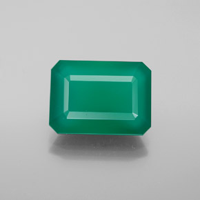 6.04カラットの天然グリーンアゲート（13.7×9.9 mm・透明）