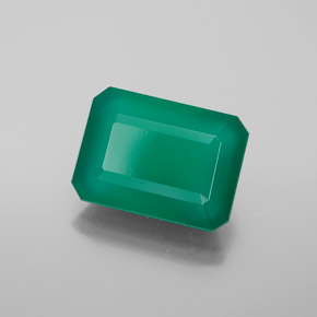6.04カラットの天然グリーンアゲート（13.7×9.9 mm・透明）