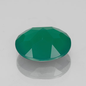 3.78カラットの天然グリーンアゲート（11.9×10 mm・透明）