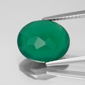 4.23カラットの天然グリーンアゲート（12.3×10.1 mm・透明）