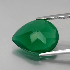 5.67カラットの天然グリーンアゲート（15.6×12 mm・透明）
