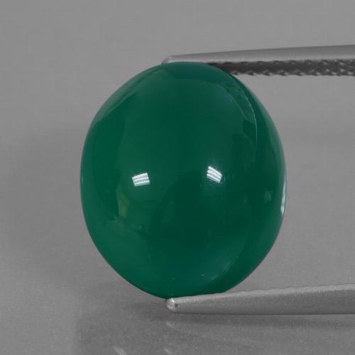 7.10カラットの天然ミディアムダークグリーンアゲート（13.3×11 mm・オーバルカット）