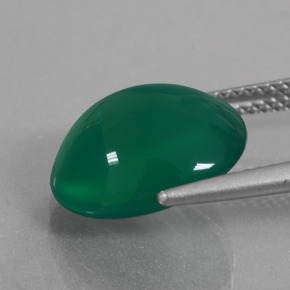 5.79カラットの天然ミディアムダークグリーンアゲート（13×11.1 mm・オーバルカット）