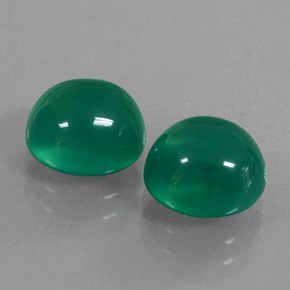 カラットの天然グリーンアゲート（8.3×7.9 mm・オーバルカット）