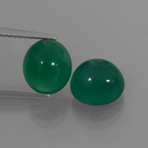 カラットの天然グリーンアゲート（8.9×8.3 mm・オーバルカット）