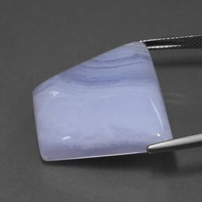 39.68カラットの天然ロイヤルバイオレットアゲート（29.4×24.2 mm・ファンシーシェイプ）