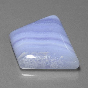48.95カラットの天然ロイヤルバイオレットアゲート（31.2×24.4 mm・ファンシーシェイプ）