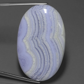 57.92カラットの天然ラベンダーアゲート（40.1×25.2 mm・オーバルカット）