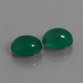 カラットの天然グリーンアゲート（8.8×7 mm・オーバルカット）