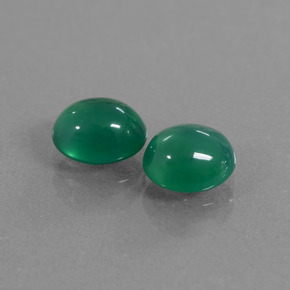カラットの天然グリーンアゲート（7×5.8 mm・オーバルカット）