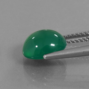 2.54カラットの天然グリーンアゲート（9×8.5 mm・オーバルカット）