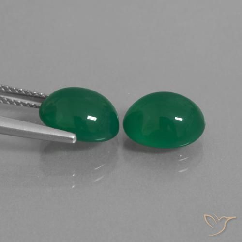 5.83カラットの天然ミディアムグリーンアゲート（10×8.2 mm・オーバルカット）