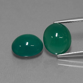 6.00カラットの天然ミディアムグリーンアゲート（9.9×8.8 mm・オーバルカット）