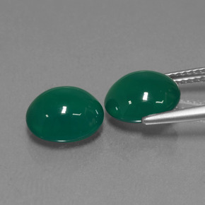 6.00カラットの天然ミディアムグリーンアゲート（9.9×8.8 mm・オーバルカット）