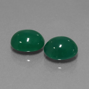 5.94カラットの天然ミディアムグリーンアゲート（9.9×8.3 mm・オーバルカット）
