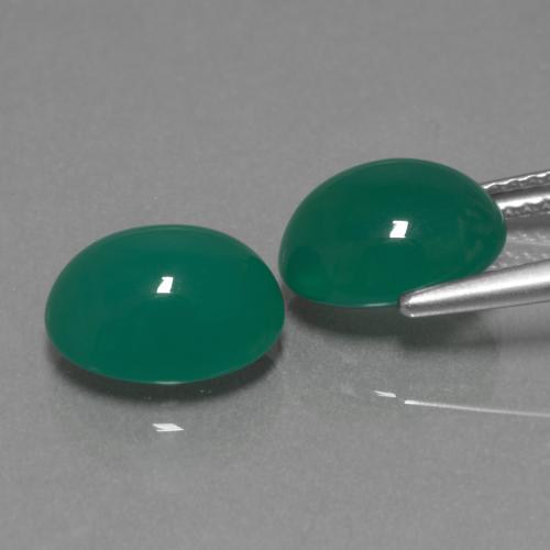 6.14カラットの天然ミディアムグリーンアゲート（10.3×8.5 mm・オーバルカット）