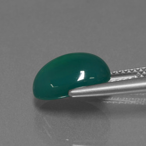 3.43カラットの天然グリーンアゲート（11.2×8 mm・オーバルカット）