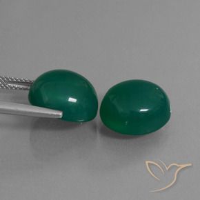 16.71カラットの天然グリーンアゲート（12.9×12.3 mm・オーバルカット）