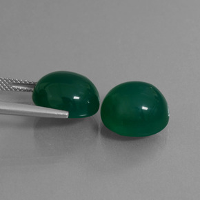 15.65カラットの天然グリーンアゲート（12.4×11.5 mm・オーバルカット）