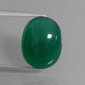 7.02カラットの天然ミディアムディープグリーンアゲート（14.5×11.4 mm・オーバルカット）