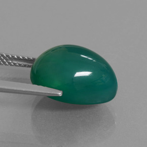8.02カラットの天然ミディアムグリーンアゲート（13.9×11.5 mm・洋梨の形）