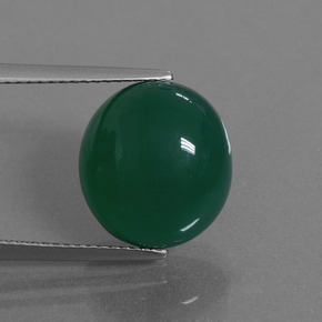 8.77カラットの天然ミディアムダークグリーンアゲート（13.4×12.3 mm・オーバルカット）