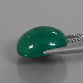 8.22カラットの天然黄色がかった緑アゲート（13.8×12.1 mm・オーバルカット）