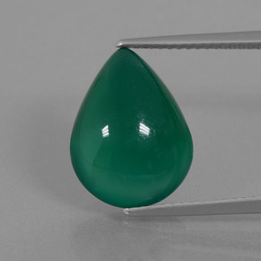 6.75カラットの天然ミディアムダークグリーンアゲート（14.7×11.1 mm・洋梨の形）