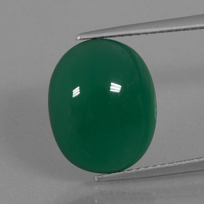 7.34カラットの天然ミディアムグリーンアゲート（13.9×11.2 mm・オーバルカット）