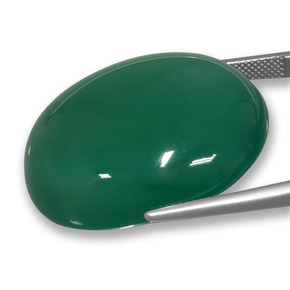 73.25カラットの天然黄みがかったグリーン瑪瑙、オーバルカット、半透明