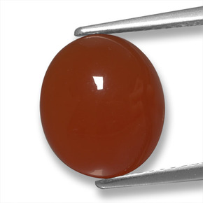 4.15カラットの天然ミディアムダークレッドアゲート（11.4×10 mm・オーバルカット）