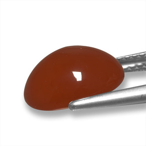 4.15カラットの天然ミディアムダークレッドアゲート（11.4×10 mm・オーバルカット）