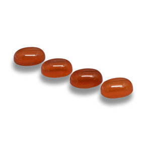 2.59カラットの天然オレンジレッドアゲート（6.1×4 mm・オーバルカット）