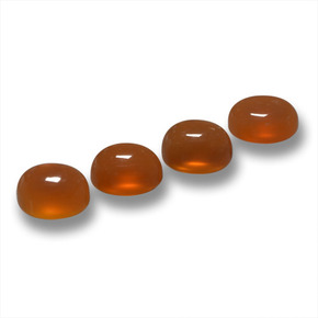 2.05カラットの天然ディープオレンジアゲート（5×4.1 mm・オーバルカット）