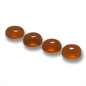 2.05カラットの天然ディープオレンジアゲート（5×4.1 mm・オーバルカット）