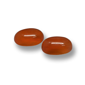 1.17カラットの天然ミディアムレッドアゲート（6.1×4.1 mm・オーバルカット）