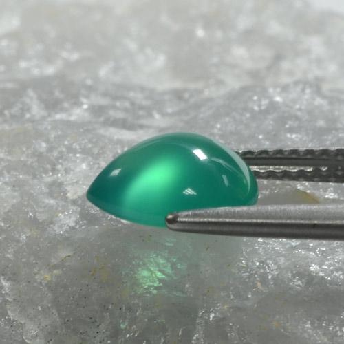 1.97カラットの天然クールグリーンアゲート（9.4×7.9 mm・洋梨の形）