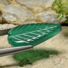 4.54カラットの天然ミディアムグリーン瑪瑙、フラワーカット、半透明