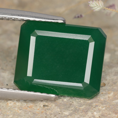 5.21カラットの天然ミディアムグリーンアゲート（12.2×10.1 mm・エメラルドカット）