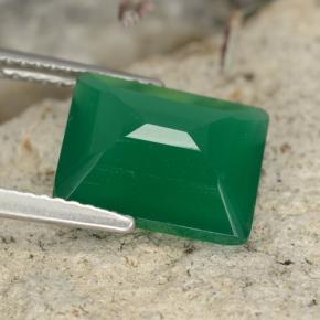 3.78カラットの天然ミディアムグリーンアゲート（11.1×9.2 mm・エメラルドカット）